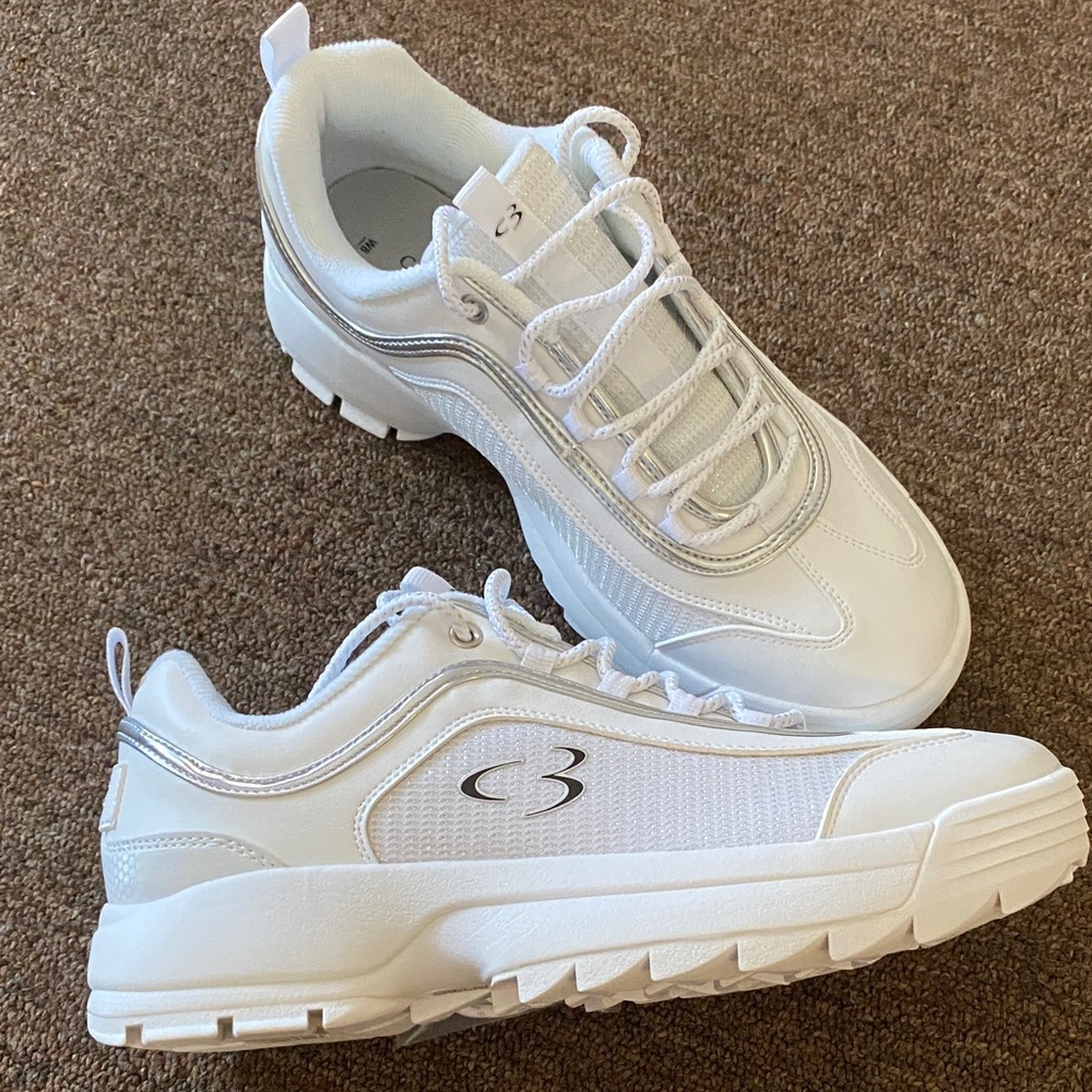 BNWT SKETCHERS CONCEPT 3 MEMORY FOAM WOMENS WHITE SNEAKERS